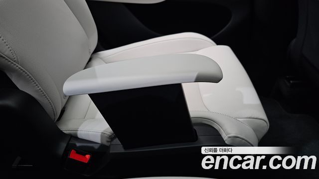 Tesla Model Y 2026 — photo 31