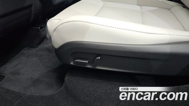 Tesla Model Y 2026 — photo 32