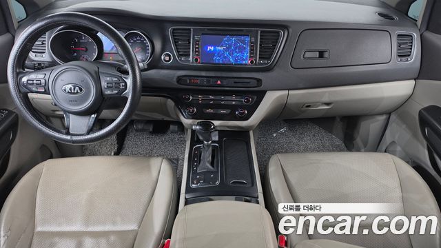 Kia Canival 2015 — photo 7