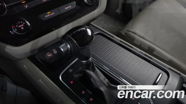 Kia Canival 2015 — photo 9