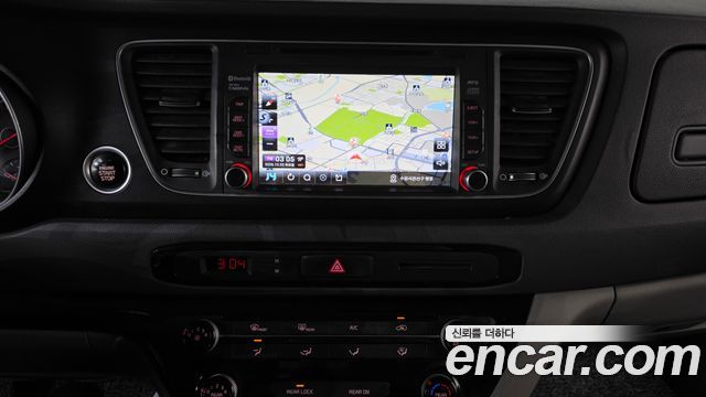 Kia Canival 2015 — photo 12