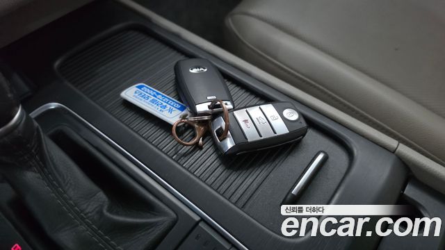 Kia Canival 2015 — photo 15
