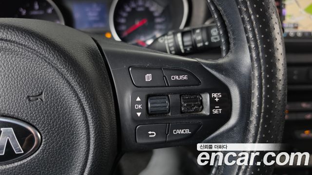 Kia Canival 2015 — photo 16