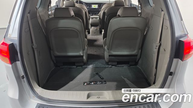 Kia Canival 2015 — photo 17