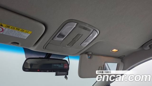 Kia Canival 2015 — photo 19