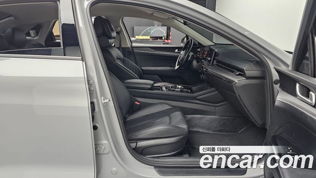 Kia K5 2025 — photo 16