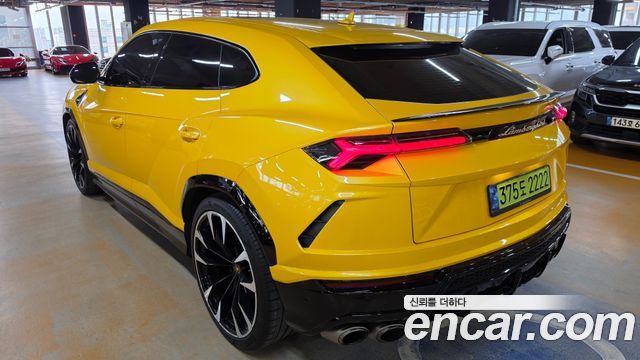 Lamborghini Urus 2022 — photo 4