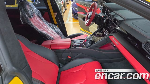 Lamborghini Urus 2022 — photo 12