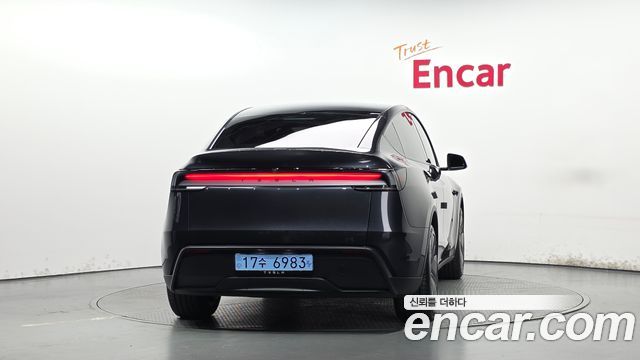 Tesla Model Y 2026 — photo 4