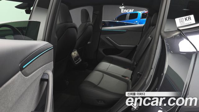 Tesla Model Y 2026 — photo 17