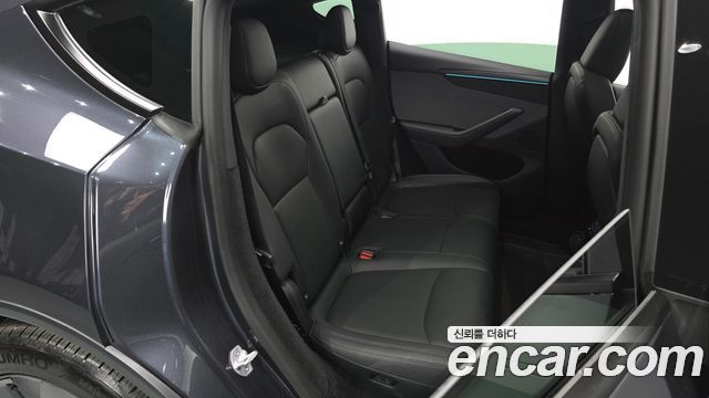 Tesla Model Y 2026 — photo 18
