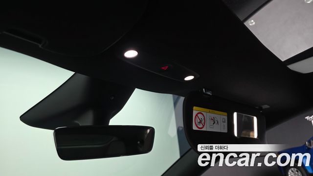 Tesla Model Y 2026 — photo 23