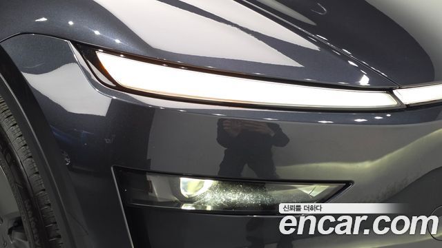 Tesla Model Y 2026 — photo 8