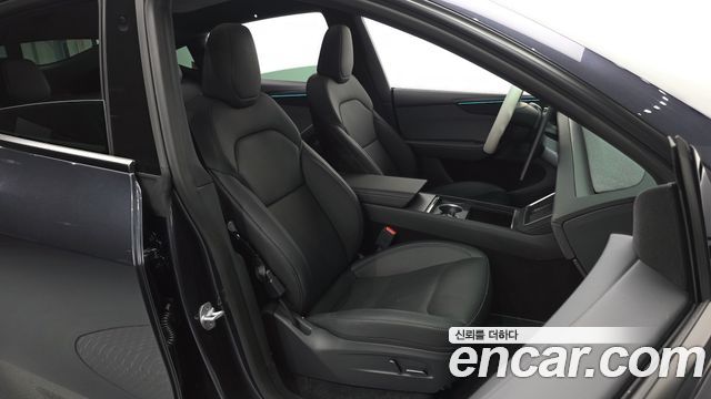 Tesla Model Y 2026 — photo 16
