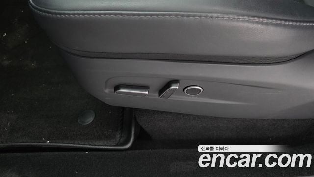 Tesla Model Y 2026 — photo 28