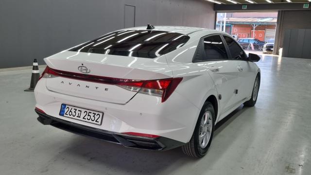 Hyundai AVANTE 2021 — photo 2