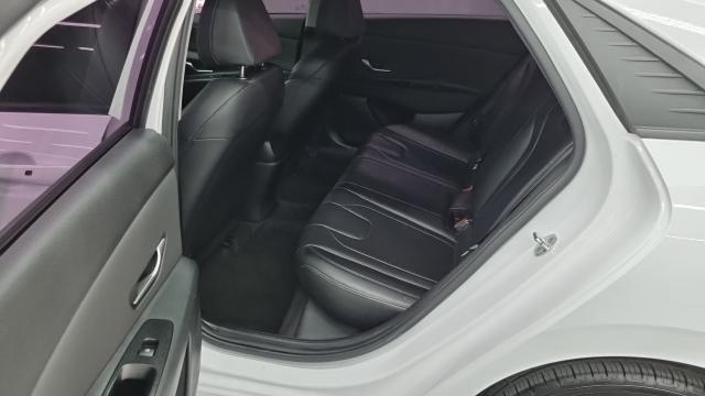 Hyundai AVANTE 2021 — photo 11