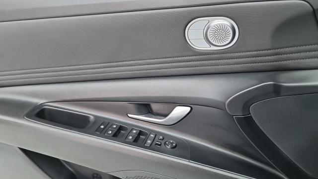 Hyundai AVANTE 2021 — photo 12