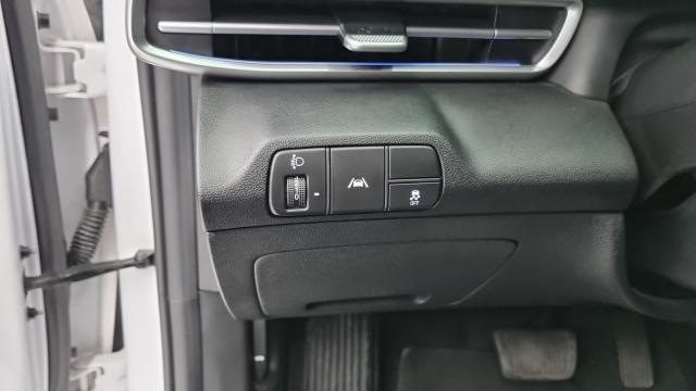 Hyundai AVANTE 2021 — photo 13