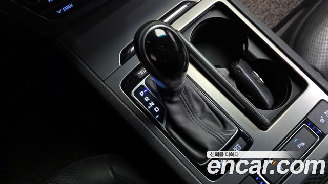 Hyundai Genesis 2016 — photo 12