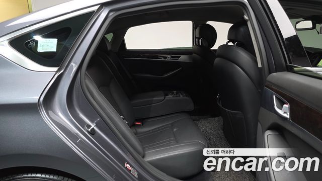 Hyundai Genesis 2016 — photo 17