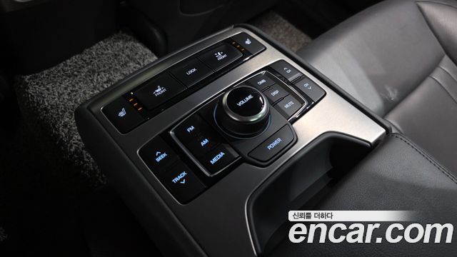 Hyundai Genesis 2016 — photo 25
