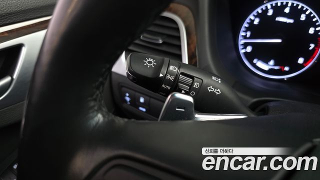 Hyundai Genesis 2016 — photo 35