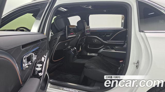 Mercedes-Benz S-Class 2024 — photo 17