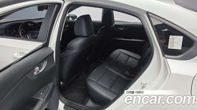 Kia K3 2021 — photo 16