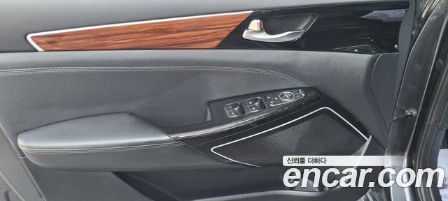 Kia K7 2017 — photo 15