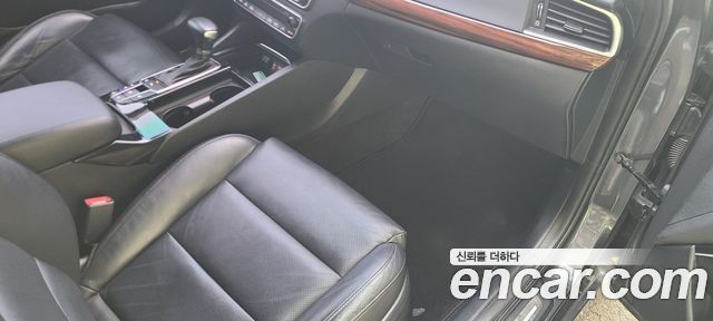 Kia K7 2017 — photo 18