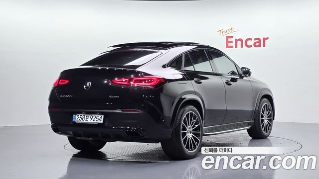 Mercedes-Benz GLE-Class 2022 — photo 2