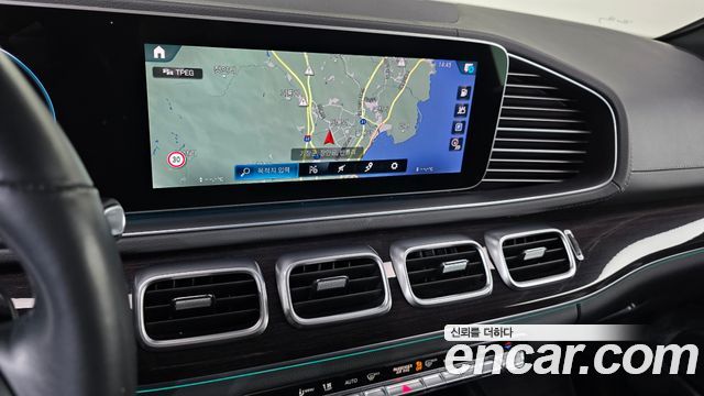 Mercedes-Benz GLE-Class 2022 — photo 20