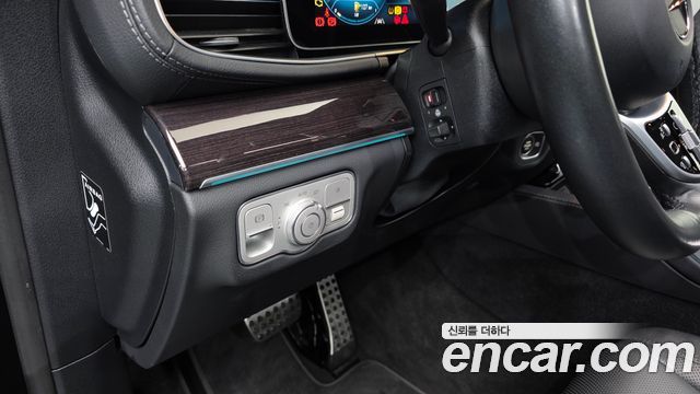 Mercedes-Benz GLE-Class 2022 — photo 24