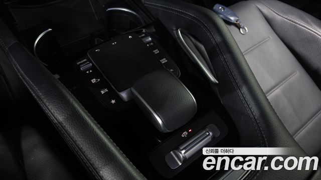 Mercedes-Benz GLE-Class 2022 — photo 26