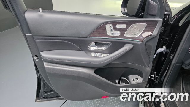 Mercedes-Benz GLE-Class 2022 — photo 14