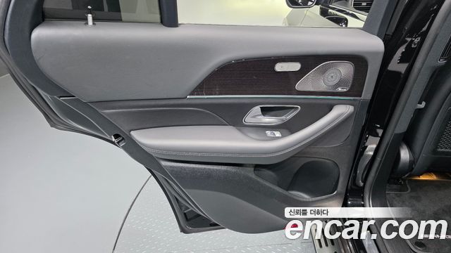 Mercedes-Benz GLE-Class 2022 — photo 15