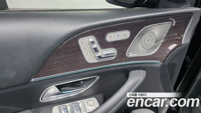 Mercedes-Benz GLE-Class 2022 — photo 28