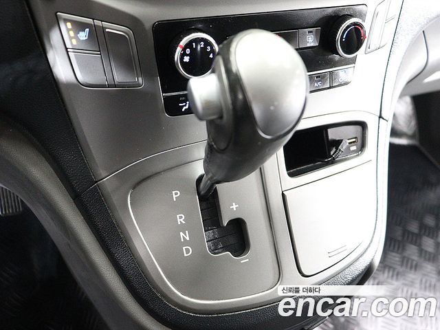 Hyundai Starex 2017 — photo 9