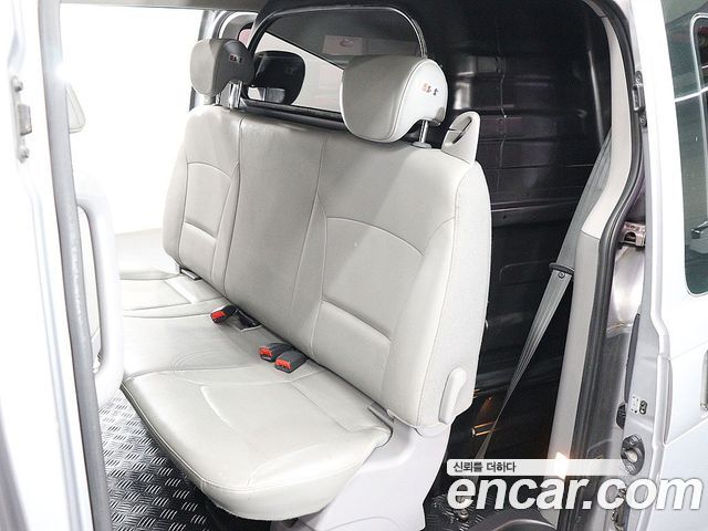Hyundai Starex 2017 — photo 17