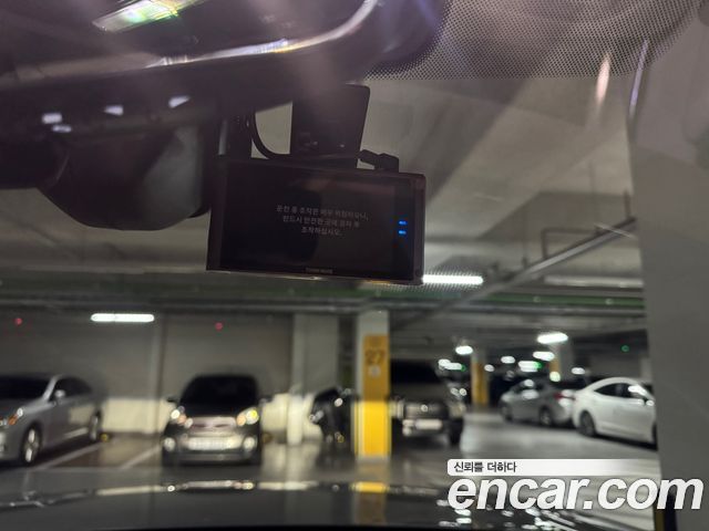 Land Rover Range Rover 2023 — photo 9