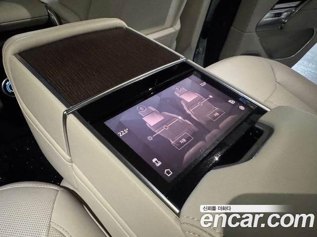 Land Rover Range Rover 2023 — photo 10