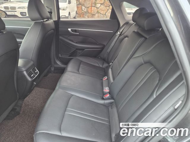 Hyundai Sonata 2022 — photo 19