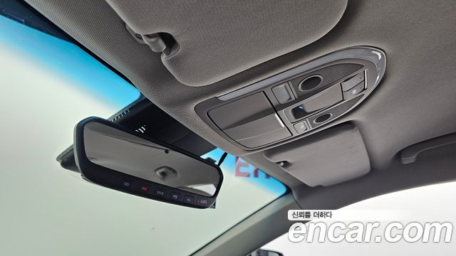 Genesis G80 2018 — photo 24