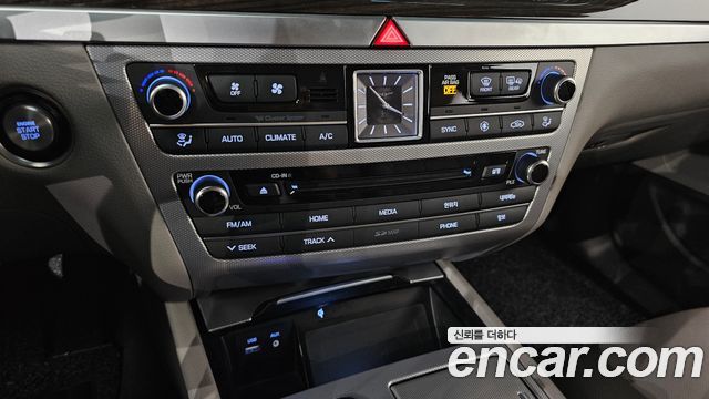 Genesis G80 2018 — photo 25