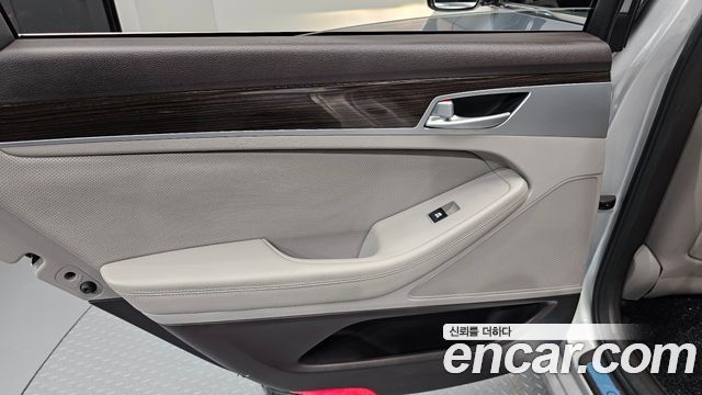 Genesis G80 2018 — photo 15