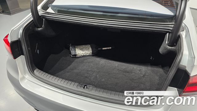 Genesis G80 2018 — photo 31