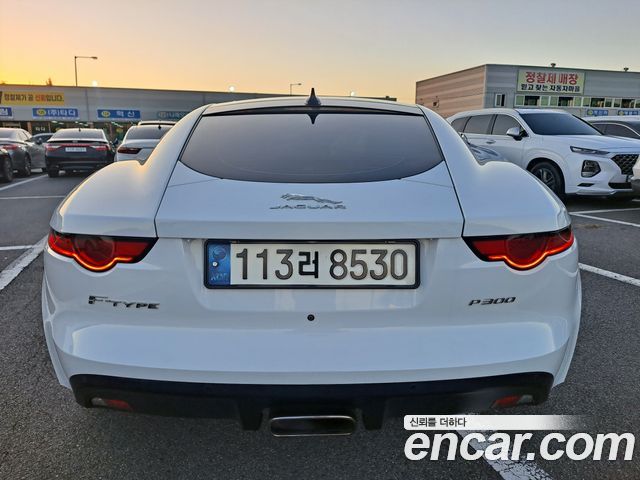 Jaguar F-TYPE 2019 — photo 4