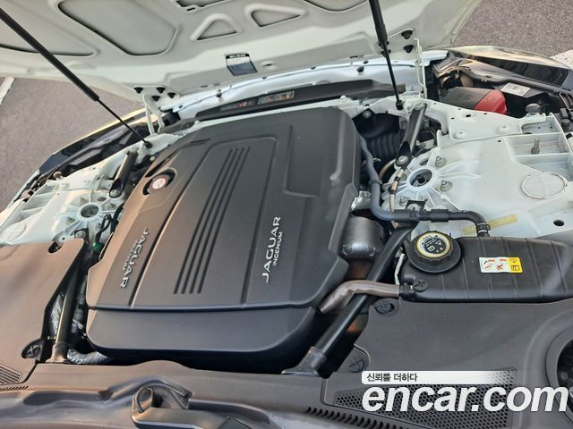 Jaguar F-TYPE 2019 — photo 6