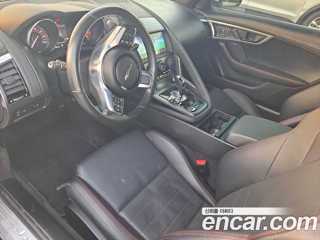 Jaguar F-TYPE 2019 — photo 7